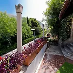 Salicula Art Gallery